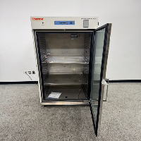 Thermo Forma Reach-In CO2 Incubator, Model 3950 image 3